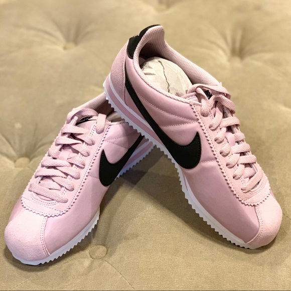 nike women's classic cortez nylon shoe